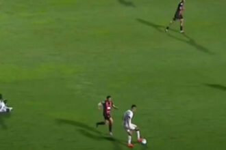 Puma Rodríguez brilha em lance de habilidade e gol pelo Vasco da Gama