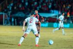 Puma Rodríguez faz história e se isola como maior defensor estrangeiro artilheiro do Vasco