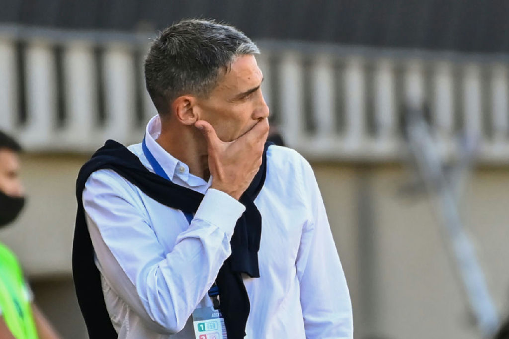 Racing demite Juan Pablo Vojvoda após eliminação na Copa da Argentina