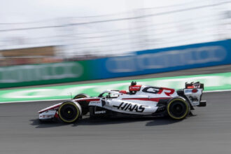 Rafael Câmara desponta como favorito à vaga de Esteban Ocon na Haas para 2027