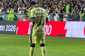 Ramon Rique celebra sonho realizado com gol no Caldeirão lotado pelo Vasco