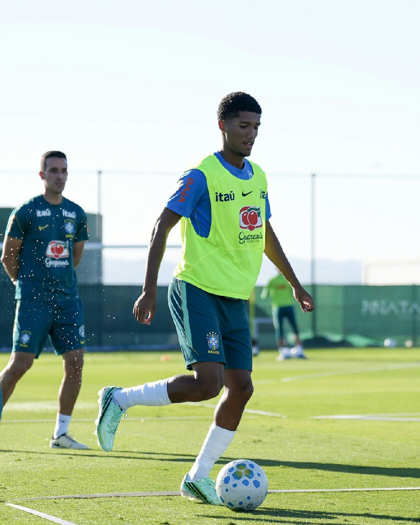 Ramon Rique consolida ascensão no Vasco e ganha destaque na seleção sub-20