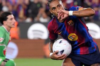 Raphinha brilha e Barcelona goleia Valencia por 5 a 0 no Campeonato Espanhol