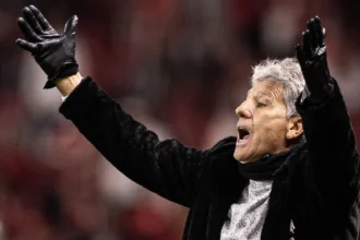 Renato Gaúcho assume comando do Grêmio com meta de evitar rebaixamento
