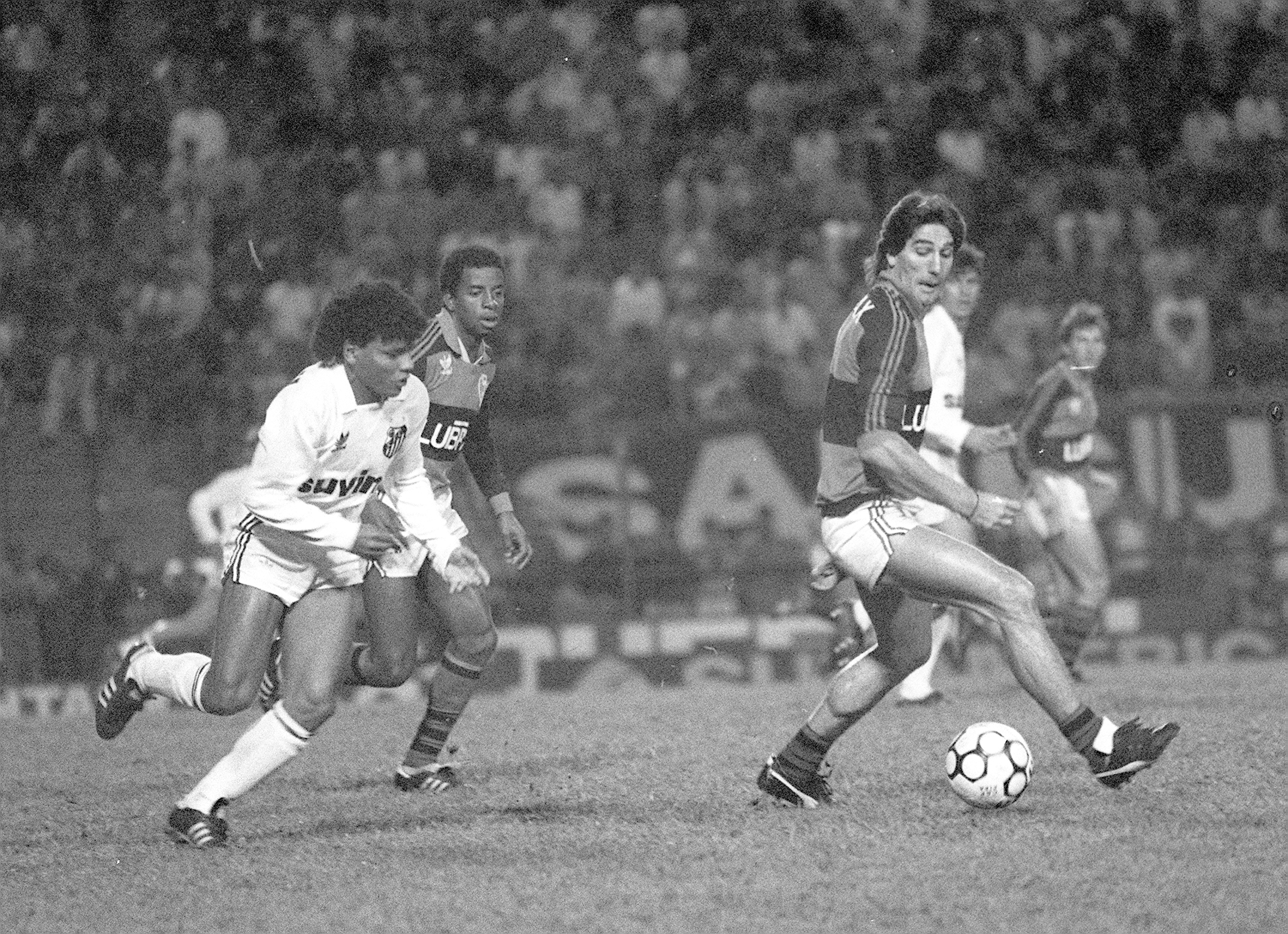 Renato Gaúcho celebra 64 anos com trajetória marcada por conquistas no futebol brasileiro