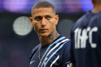 Richarlison busca rescisão com Tottenham após ser excluído da Premier League