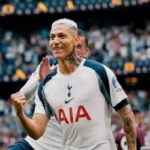 Richarlison desiste de rescisão com Tottenham enquanto Vasco busca viabilizar transferência