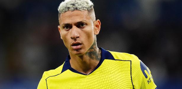 Richarlison é vetado pelo Tottenham e fica fora até das copas