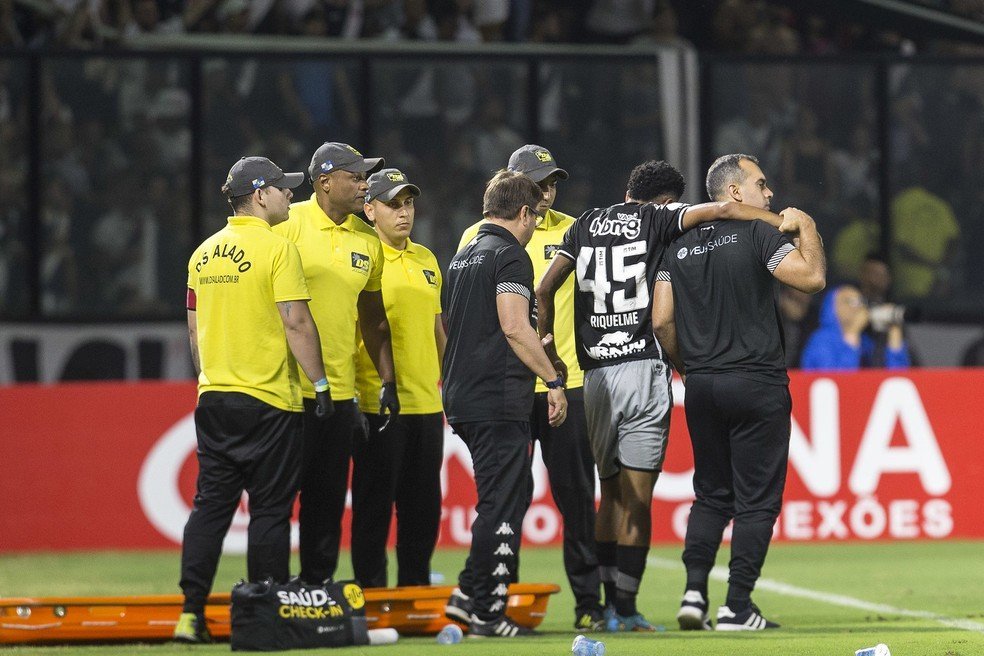 Riquelme cumpre contrato no Vasco após retorno de empréstimo ao futebol grego