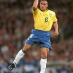 Roberto Carlos revela ter perdido quase toda a fortuna acumulada no futebol