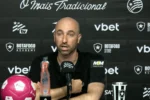 Rodrigo Bellão aponta ansiedade como entrave no Botafogo e prega reação imediata