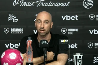 Rodrigo Bellão aponta ansiedade como entrave no Botafogo e prega reação imediata