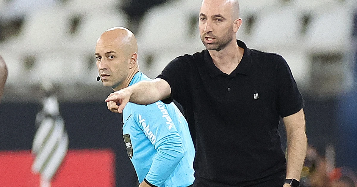 Rodrigo Bellão cobra mudança de postura no Botafogo após sequência sem vitórias