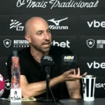 Rodrigo Bellão reafirma confiança no elenco e projeta evolução do Botafogo na temporada
