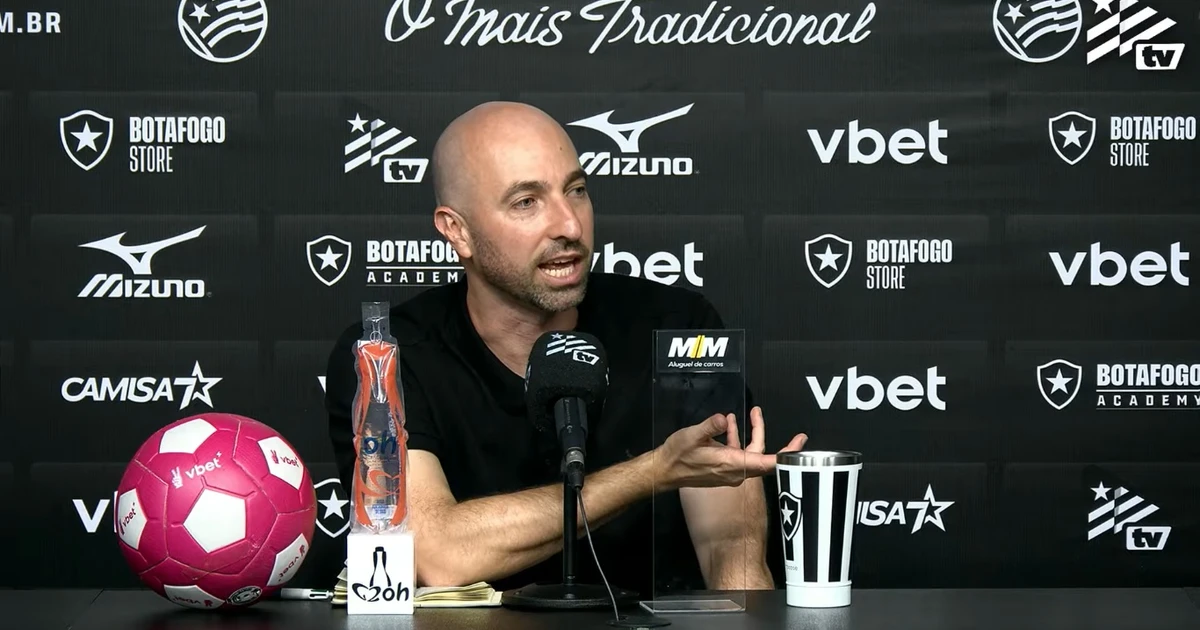 Rodrigo Bellão reafirma confiança no elenco e projeta evolução do Botafogo na temporada