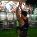 Saldivia celebra trajetória no Vasco com vídeo de lances contra o Coritiba