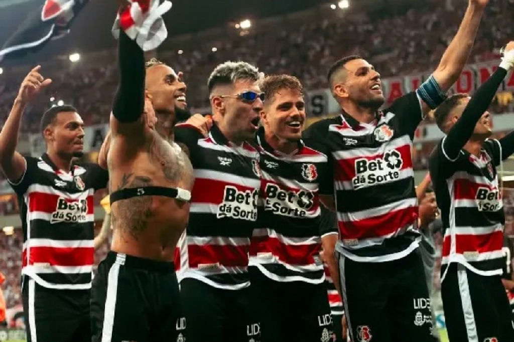 Santa Cruz persegue acesso à Série B após uma década de espera