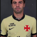 Santi Sosa ganha destaque no Vasco após atuação sólida contra o Coritiba