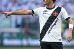 Santiago Sosa consolida domínio defensivo no meio-campo do Vasco
