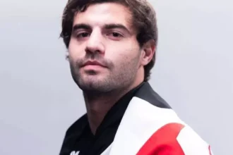 Santiago Sosa se consolida como pilar defensivo do Vasco na reta final da temporada