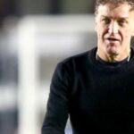 Santos alcança vice-liderança do returno e Cuca celebra desempenho do elenco