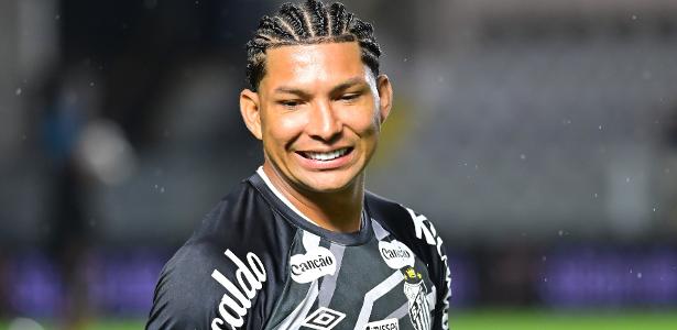 Santos define time titular para duelo decisivo contra o Atlético-mg na Sul-americana