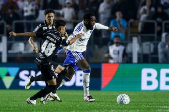 Santos domina o Cruzeiro e abre vantagem no placar durante o primeiro tempo