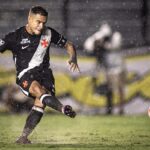 Santos encaminha acerto com Philippe Coutinho para reforçar elenco