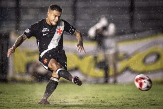 Santos encaminha acerto com Philippe Coutinho para reforçar elenco
