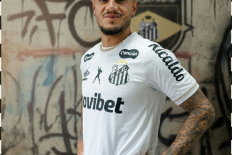 Santos oficializa a contratação de Philippe Coutinho até 2026