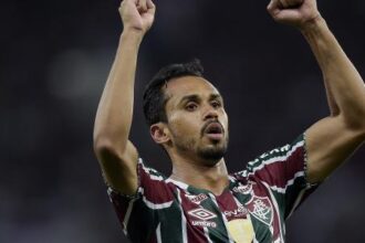 Santos oficializa a contratação do meio-campista Lima por empréstimo