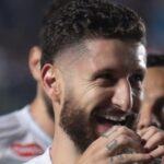 Santos pagará R$ 20 milhões a Zé Rafael em 48 parcelas após rescisão amigável