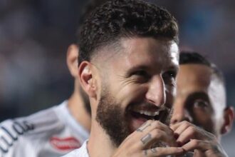 Santos pagará R$ 20 milhões a Zé Rafael em 48 parcelas após rescisão amigável