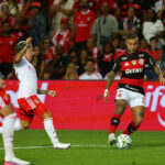 Santos supera concorrência do Grêmio e está próximo de contratar Everton Cebolinha