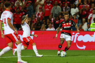 Santos supera concorrência do Grêmio e está próximo de contratar Everton Cebolinha