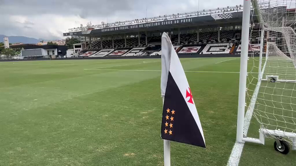 São Januário apresenta gramado impecável para o confronto entre Vasco e Coritiba