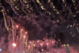 São Januário celebra sua mística com show de luzes e fogos de artifício