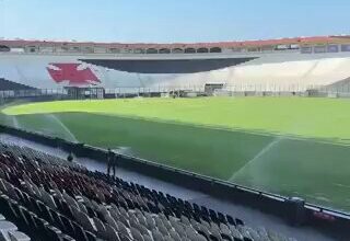 São Januário intensifica cuidados com gramado durante pausa no calendário
