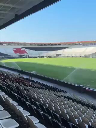 São Januário intensifica cuidados com gramado durante pausa no calendário