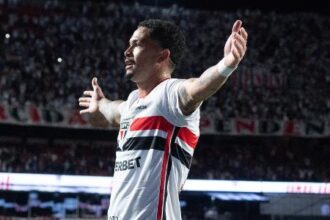 São Paulo enfrenta Palmeiras em clássico decisivo pelo Brasileirão