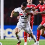 São Paulo vence Internacional com pênalti polêmico no Morumbis