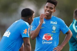 Seleção brasileira aposta em renovação com Estêvão e Endrick contra Austrália