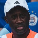 Slovan Bratislava escala Yaya Touré e marca história como primeiro africano a treinar na Champions