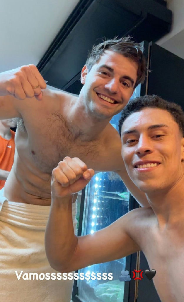 Sosa e Rojas celebram vitória do Vasco em momento descontraído