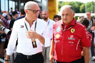 Stefano Domenicali defende permanência de Vasseur na Ferrari após comentários de Horner