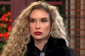 Stephanie é a primeira a sair de a Fazenda 18 e concede imunidade e veto a peões