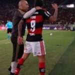 Substituição de Pedro após gol no Maracanã gera irritação no atacante do Flamengo