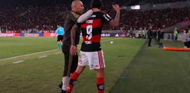 Substituição de Pedro após gol no Maracanã gera irritação no atacante do Flamengo