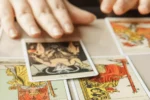 Tarot diário: decisões e novos caminhos para os 12 signos em 17 de setembro