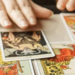 Tarot diário: decisões e novos caminhos para os 12 signos em 17 de setembro